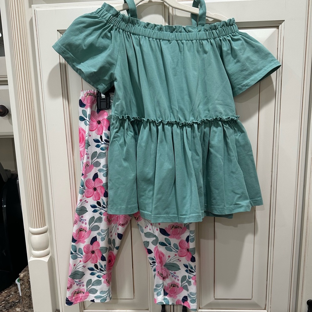 Sparkle in Pink girls 2-piece outfit, size 2X or 7/8. EUC.